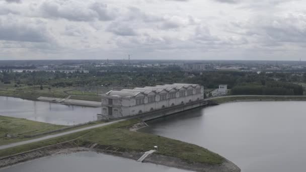 Rybinsk, Rusia. Vista aérea de la central hidroeléctrica de Rybinsk. 4K — Vídeo de stock