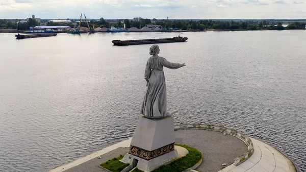 Rybinsk Rusia Agustus 2020 Patung Bunda Volga Sistem Mengunci Reservoir — Stok Foto