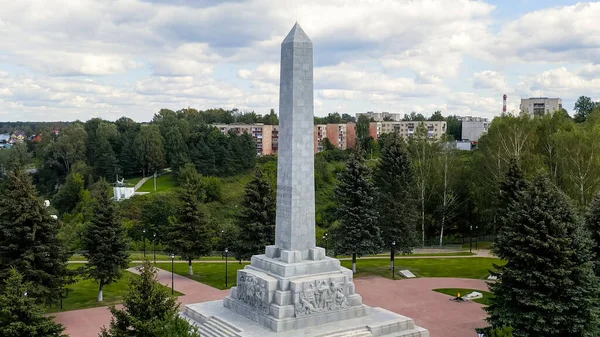 ロシアのRzhev 2020年8月20日 Rzhevの解放者へのObelisk 空中ビュー — ストック写真