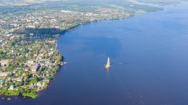 Kalyazin, Rusya. Kalyazin çan kulesi. Aziz Niklas Katedrali 'nin çan kulesi (su basmış çan kulesi olarak bilinir), Hava Görünümü  