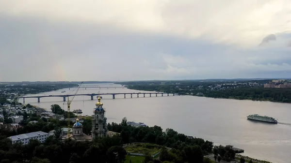 Kostroma Ryssland Flyg Över Den Historiska Stadskärnan Kostroma Kryssningsfartyg Segel — Stockfoto