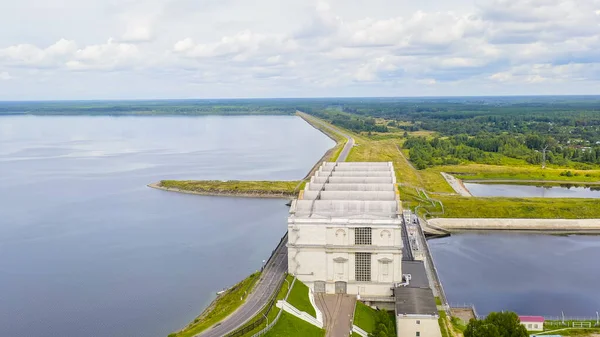 ロシアのリビンスク Rybinsk水力発電所の空中ビュー 空中ビュー — ストック写真