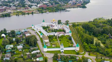Rusya, Kostroma. Kostroma 'daki Kutsal Trinity Ipatievsky Manastırı, Hava Görüntüsü  