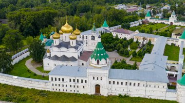 Rusya, Kostroma. Kostroma 'daki Kutsal Trinity Ipatievsky Manastırı, Hava Görüntüsü  