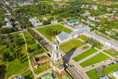 Suzdal, Rusya. Rizopolozhensky Manastırı, Rusya 'nın en eski manastırlarından biridir. Rahip Bell Kulesi. Hava görünümü
