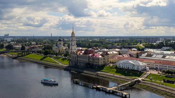 Rybinsk Rusia Construcción Del Antiguo Intercambio Granos Terraplén Del Río —  Fotos de Stock