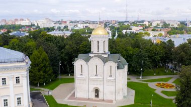 Rusya, Vladimir. Şehrin üzerinde uçuş. Dmitrievsky Katedrali - XII yüzyılın anıtsal Katedrali, Hava Görünümü  