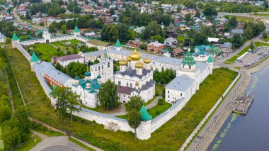Rusya, Kostroma. Kostroma 'daki Kutsal Trinity Ipatievsky Manastırı, Hava Görüntüsü  
