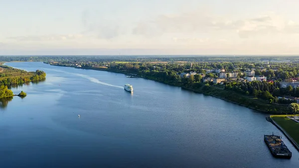 Uglich Ryssland Uglich Stad Från Luften Kryssningsfartyg Volga Floden Tidig — Stockfoto