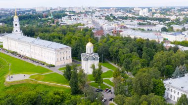 Rusya, Vladimir. Şehrin üzerinde uçuş. Dmitrievsky Katedrali - XII yüzyılın anıtsal Katedrali, Hava Görünümü  