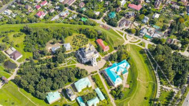 Dmitrov, Rusya. Dmitrov Kremlin 'de bulunan Kutsal Bakire Meryem' in Varsayımı Katedrali. 16. yüzyılın başlarından bir mimari anıt, Havadan Bakış  