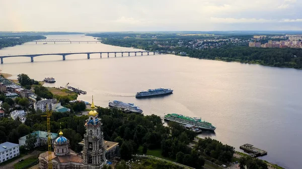 Kostroma Rusia Vuelo Sobre Volga Crucero Sale Del Muelle Arco —  Fotos de Stock