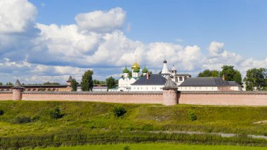 Suzdal, Rusya. Uçuş. St. Euthymius Kurtarıcı Manastırı, 1352 yılında Suzdal 'da kurulan bir manastır.  