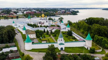 Rusya, Kostroma. Kostroma 'daki Kutsal Trinity Ipatievsky Manastırı, Hava Görüntüsü  
