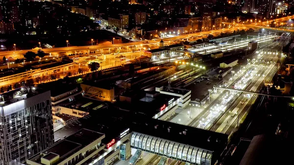 ロシアのロストフ 2020年8月25日 鉄道駅ロストフ グラヴニー 市街地夜景 空中風景 — ストック写真