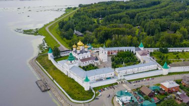 Rusya, Kostroma. Kostroma 'daki Kutsal Trinity Ipatievsky Manastırı, Hava Görüntüsü  