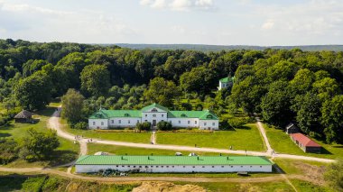 Yasnaya Polyana, Rusya. Lev Nikolaevich Tolstoy, Yasnaya Polyana 'da doğdu ve hayatının çoğunu Havadan Bakış' ta geçirdi.  
