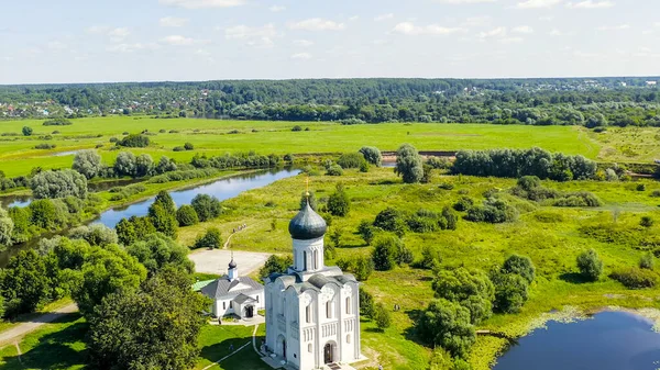 Rusia Bogolyubovo Vista Aérea Iglesia Intercesión Nerl Iglesia Ortodoxa Símbolo — Foto de Stock