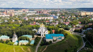 Dmitrov, Rusya. Dmitrov Kremlin 'de bulunan Kutsal Bakire Meryem' in Varsayımı Katedrali. 16. yüzyılın başlarından bir mimari anıt, Havadan Bakış  
