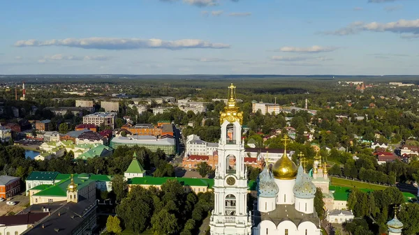 Sergiev Posad 俄罗斯 Trinity Sergius Lavra修道院是俄罗斯东正教中历史最悠久的男性修道院 位于Sergiev Posad市中心 夕阳西下 空中景观 — 图库照片