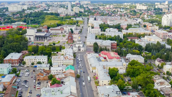 俄罗斯 弗拉基米尔 2020年8月11日 飞越城市上空 这个城市最吸引人的地方之一就是金门 空中景观 — 图库照片
