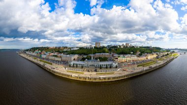 Nizhny Novgorod, Rusya - 8 Ağustos 2020: Nizhny Novgorod 'daki Nehir İstasyonu' nun havadan görünüşü. Panorama