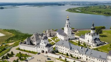 Sviyazhsk, Rusya. Sviyazhsk adasının hava manzaralı Katedrali ve Manastırı, Hava manzaralı  