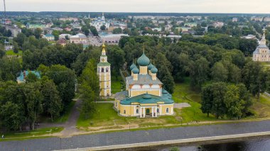 Uglich, Rusya. Havadan çirkin şehir, Uglich Kremlin, şehrin ana ilgi odağı, Havadan Görünüm  