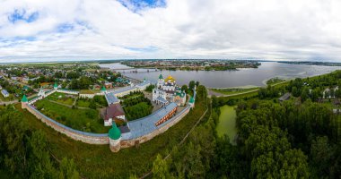 Rusya, Kostroma. Kostroma 'daki kutsal Trinity Ipatievsky Manastırı. Hava görünümü