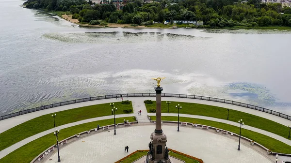 Rusya Yaroslavl Ağustos 2020 Strelka Spit Yaroslavl 1000 Yıldönümü Anıtı — Stok fotoğraf