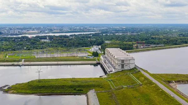 ロシアのリビンスク Rybinsk水力発電所の空中ビュー 空中ビュー — ストック写真