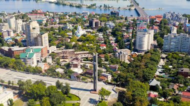 Voronezh, Rusya - 23 Ağustos 2020: Zafer Meydanı. Zafer Meydanı 'nda Stele, Hava Görüntüsü  