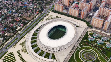 Krasnodar, Rusya - 28 Ağustos 2020: Krasnodar - Krasnodar şehrindeki bir futbol stadyumu. Halk Parkı Krasnodar (Galitsky Parkı). Yaz hava manzarası, Hava manzarası  