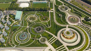 Krasnodar, Rusya - 29 Ağustos 2020: Krasnodar - Krasnodar şehrindeki bir futbol stadyumu. Halk Parkı Krasnodar (Galitsky Parkı). Yaz hava manzarası, Hava manzarası  