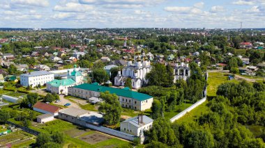 Pereslavl-Zalessky, Rusya. Aziz Nicholas Pereslavsky Manastırı. Bulutlu hava, yaz, hava manzarası  