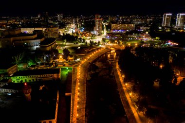 Ivanovo, Rusya. Şehrin gece panoraması. Hava görünümü