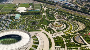 Krasnodar, Rusya - 29 Ağustos 2020: Krasnodar - Krasnodar şehrindeki bir futbol stadyumu. Halk Parkı Krasnodar (Galitsky Parkı). Yaz hava manzarası, Hava manzarası  