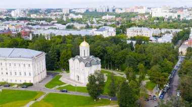 Rusya, Vladimir. Şehrin üzerinde uçuş. Dmitrievsky Katedrali - XII yüzyılın anıtsal Katedrali, Hava Görünümü  