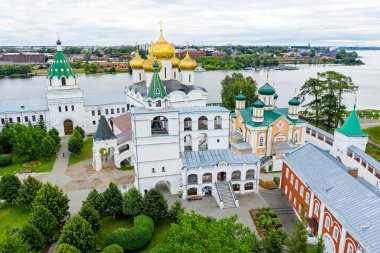 Rusya, Kostroma. Kostroma 'daki kutsal Trinity Ipatievsky Manastırı. Hava görünümü