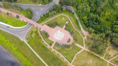 Rzhev, Rusya - 20 Ağustos 2020: Rzhev, Havadan Bakış Kurtarıcılarına Obelisk  