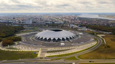 Samara, Rusya - 20 Eylül 2020 Samara Arena Stadyumu. Sonbahar bulutları, Hava Görünümü  