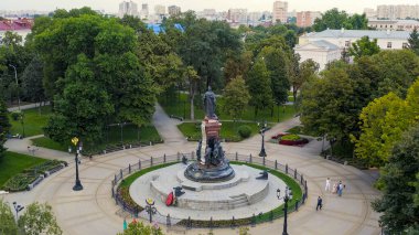 Krasnodar, Rusya. Catherine Meydanı 'ndaki İmparatoriçe II. Catherine Anıtı. Hava görüntüsü, Hava Görüntüsü  
