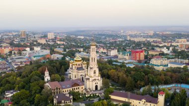 Stavropol, Rusya. Stavropol 'deki Kazan İkonunun Katedrali. Gün batımı, Hava Görünümü  
