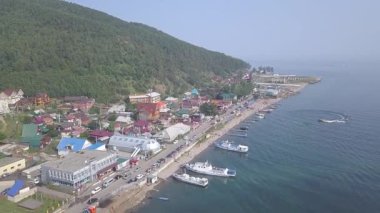 Rusya, Irkutsk, Listvyanka yerleşimi. Baykal Gölü seti, liman.