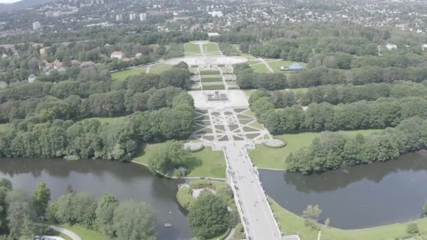 Oslo, Norvegia. Frogner Public Park con viale di sculture sotto il nome generale Vigeland Sculpture Park Vigelandsparken. 4K — Video Stock