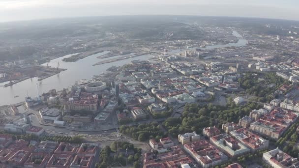 スウェーデンのヨーテボリ。街と川のパノラマGoetaエルフ。市内の歴史的中心部。日没。4K — ストック動画