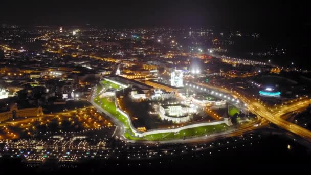 Kazán, Rusia. Vista aérea del Kremlin de Kazán. Noche. 4K — Vídeo de stock