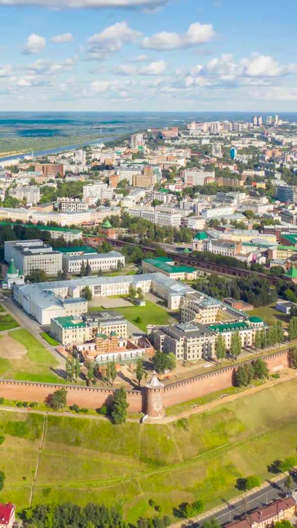Россия, Нижний Новгород. Панорама Кремля с воздуха — стоковое видео