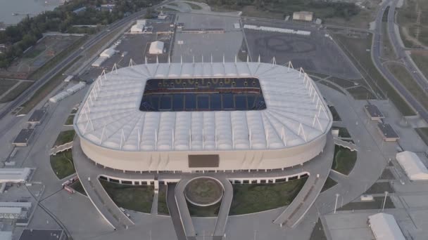 Rostov-sul-Don, Russia. Rostov Arena. stadio di calcio, sede del campionato di calcio a Rostov-sul-Don. Ora del tramonto. 4K — Video Stock