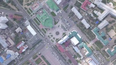 Rusya, Ulan-Ude. Tiyatro Meydanı adını Lhasaran Linhovoin 'dan almıştır.